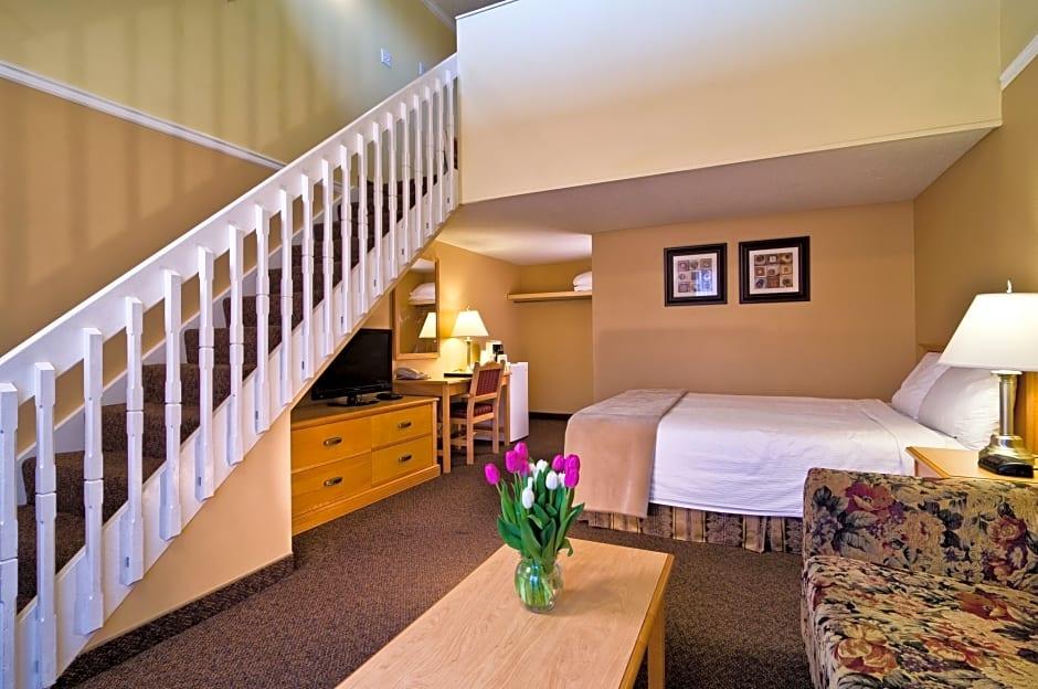 Econo Lodge Inn & Suites Kelowna Exterior photo